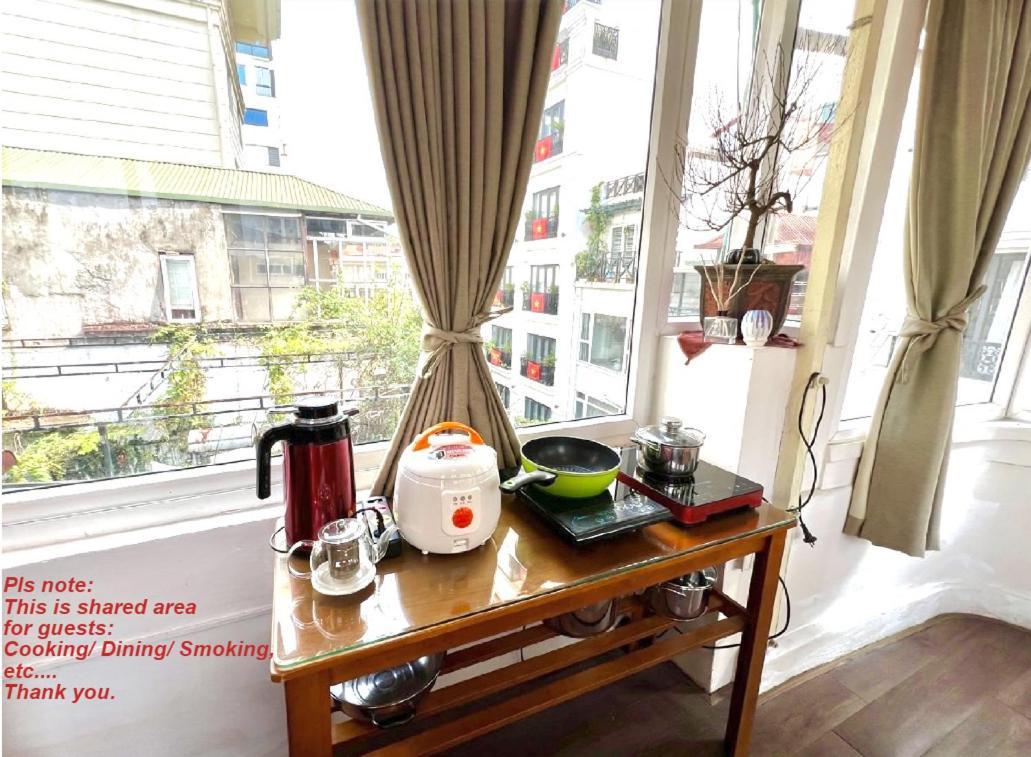 Nice Room Located Right Next To The Old Quarter Can Phong Nhieu Anh Sang Tai Ngay Gan Pho Di Bo Ho Guom ハノイ市 エクステリア 写真