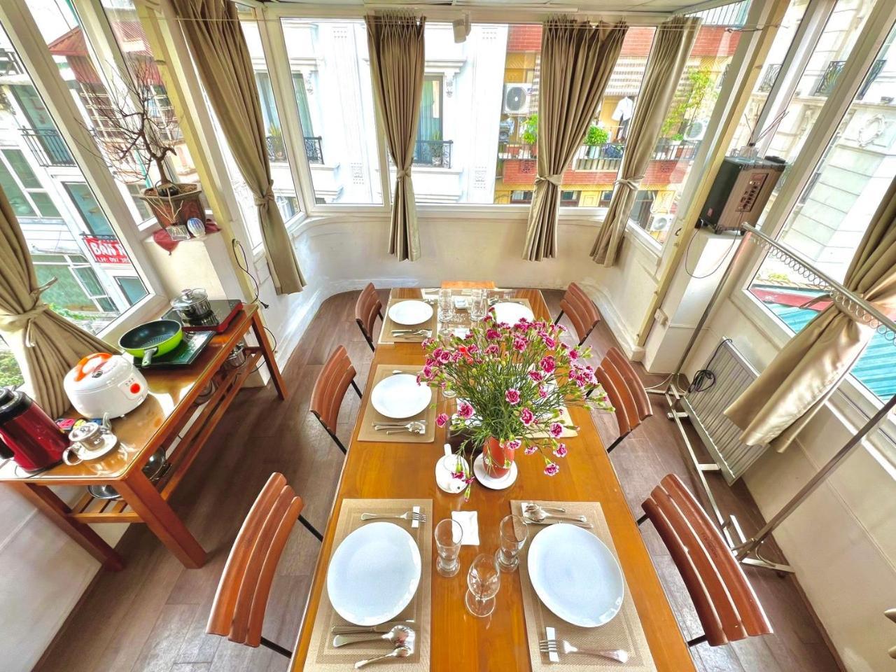Nice Room Located Right Next To The Old Quarter Can Phong Nhieu Anh Sang Tai Ngay Gan Pho Di Bo Ho Guom ハノイ市 エクステリア 写真
